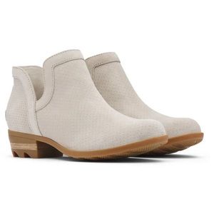 Sorel Lola Cut Out Light Tan Booties NWOT